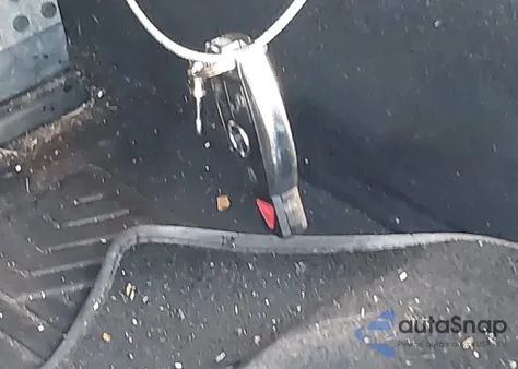 2014 Mercedes-Benz C 350 Sport z USA, uszkodzony, nr VIN WDDGJ5HBXEG175889